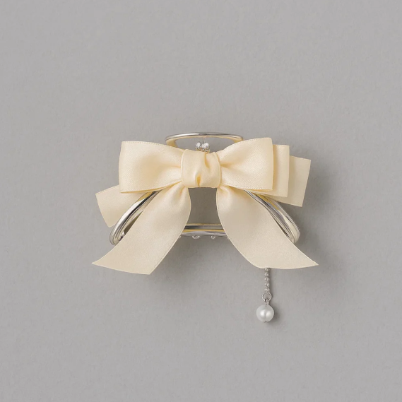 Ribbon Clawclips with Butterfly Tassels white
