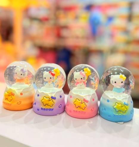 Hello Kitty Snow Globe