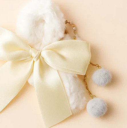 Fur Clawclips with Tassels White